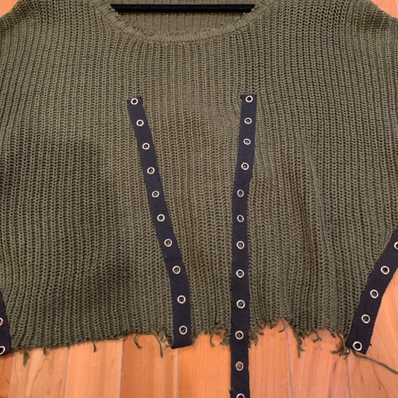 Worn once LF BSBW green sweater sz Sm - Picture 2 of 3